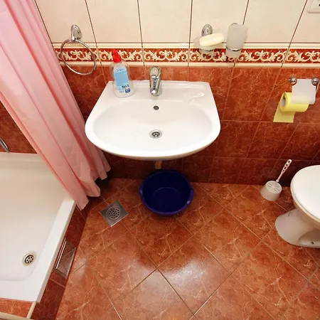 Apartment 5656b